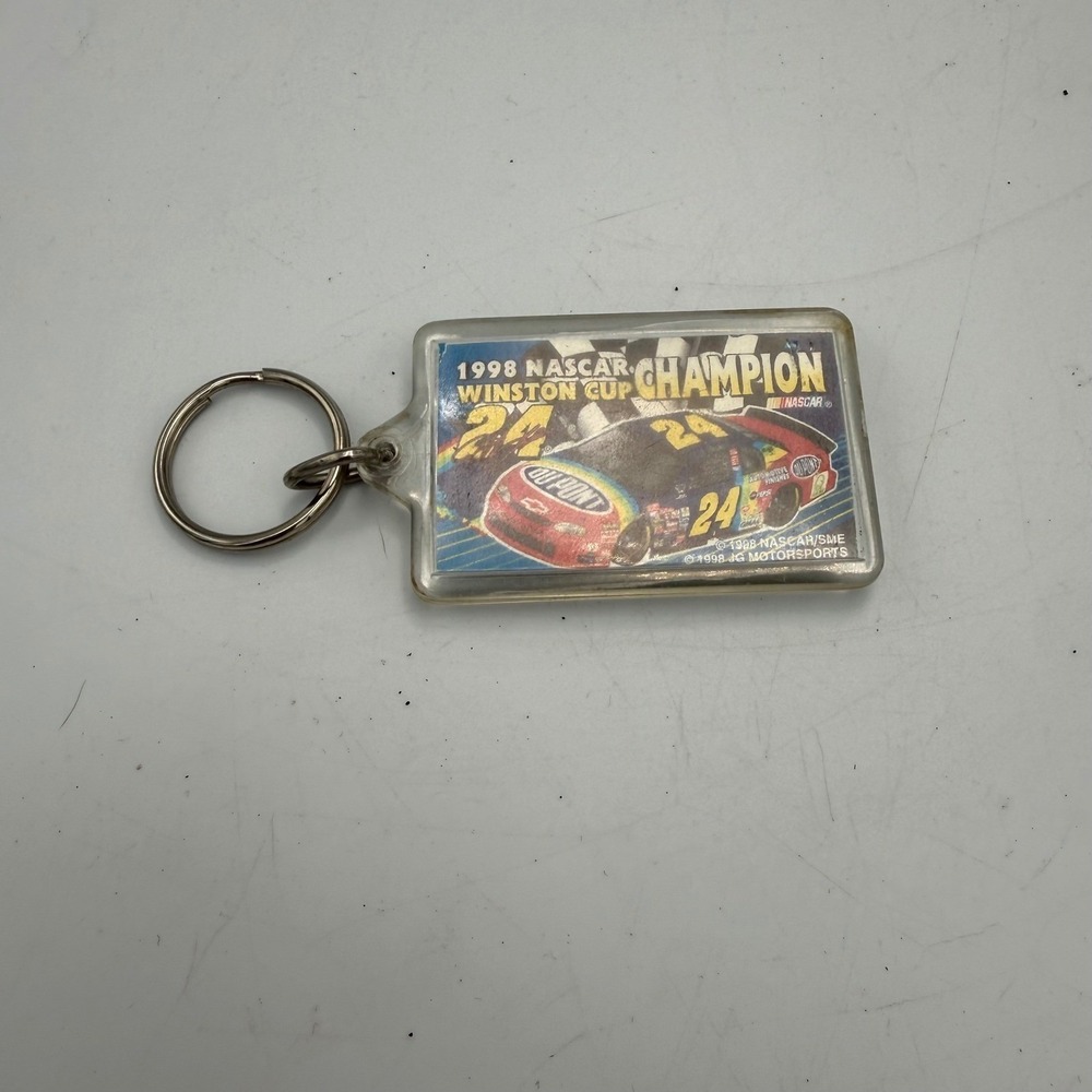 Vintage 1998 NASCAR Winston Cup Champion Jeff Gordon 24 DuPont Keychain Racing